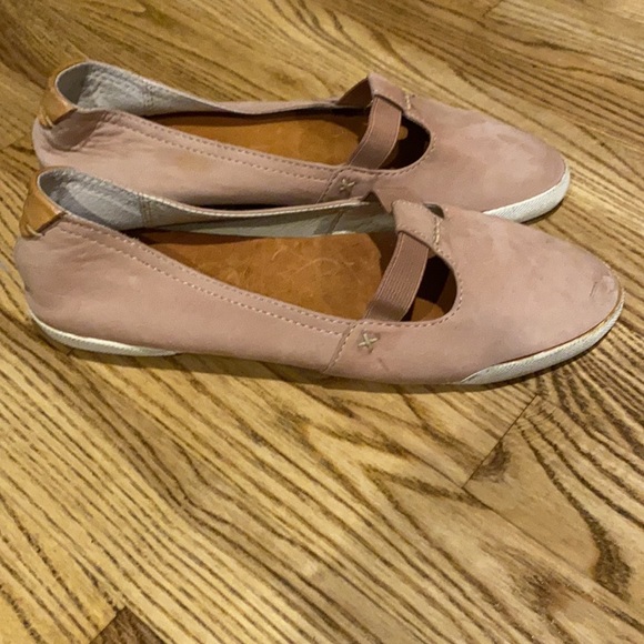Frye ladies slip ons - Picture 3 of 4